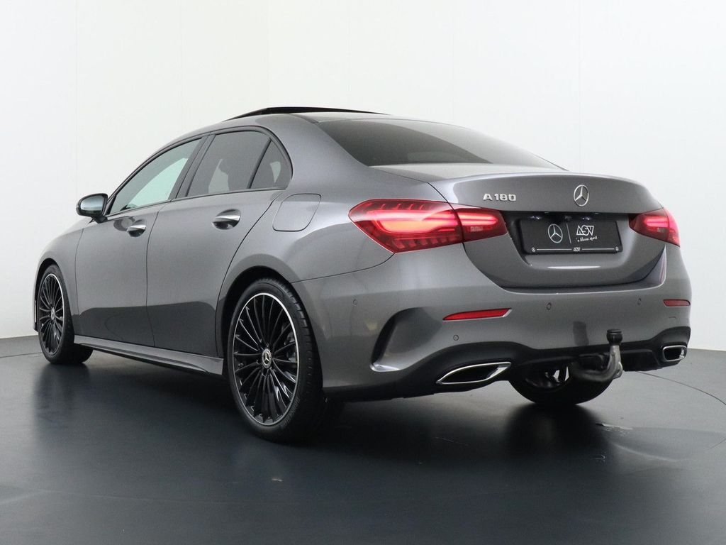 Mercedes-Benz A 180 Star Edition AMG Line | Panorama - Schiebe