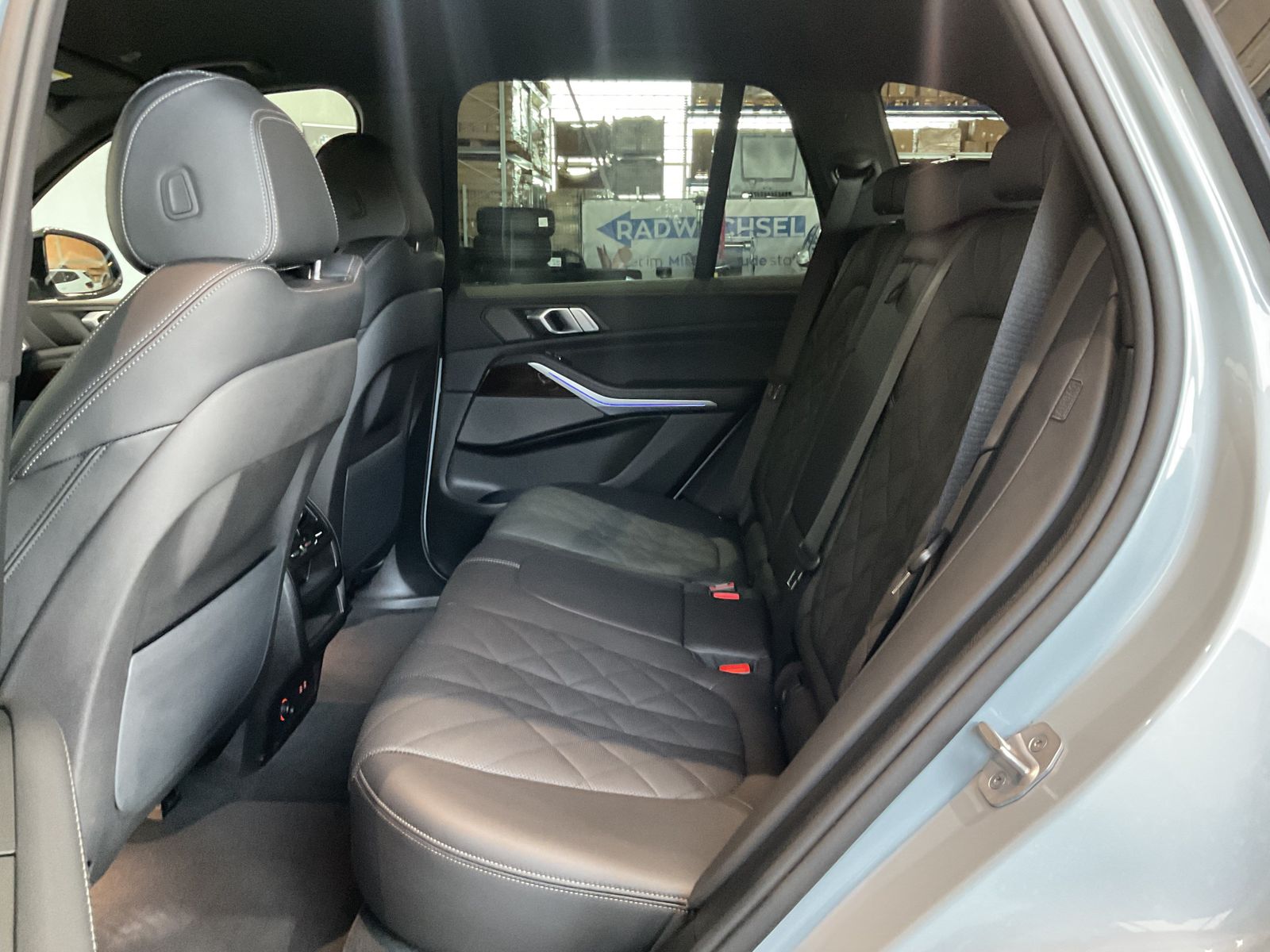 Fahrzeugeinzelansicht 13 Fahrzeugabbildung BMW X5 xDrive50e |Aktivlenkung |2-Achs-Luftfederung