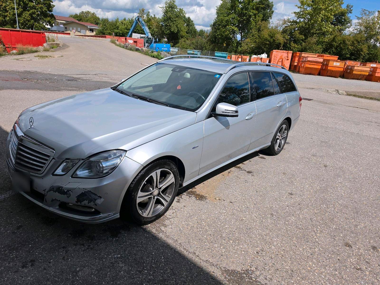Mercedes-Benz E220 2010 — rear view