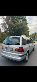 Volkswagen VW Sharan 1.9 TDI Automatik - Volkswagen Sharan mit Diesel-Antrieb: Kleinbus, Automatik, 1.9