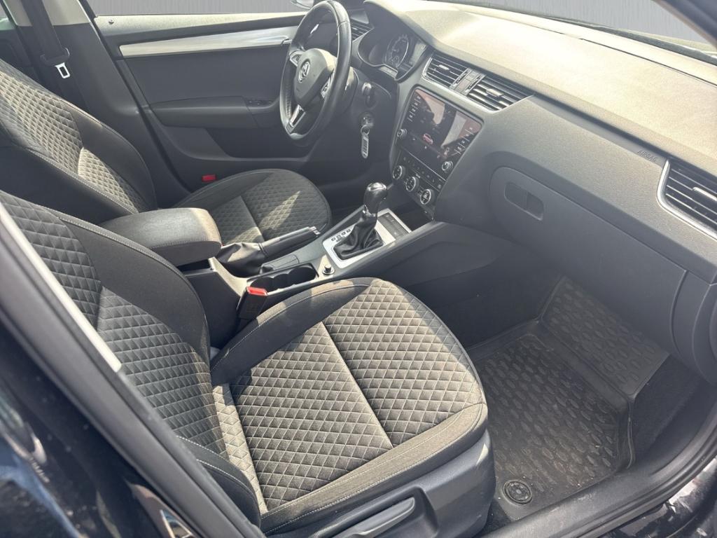 Skoda Octavia Combi III 2.0 TDI DSG AHK ACC LED SHZ Na