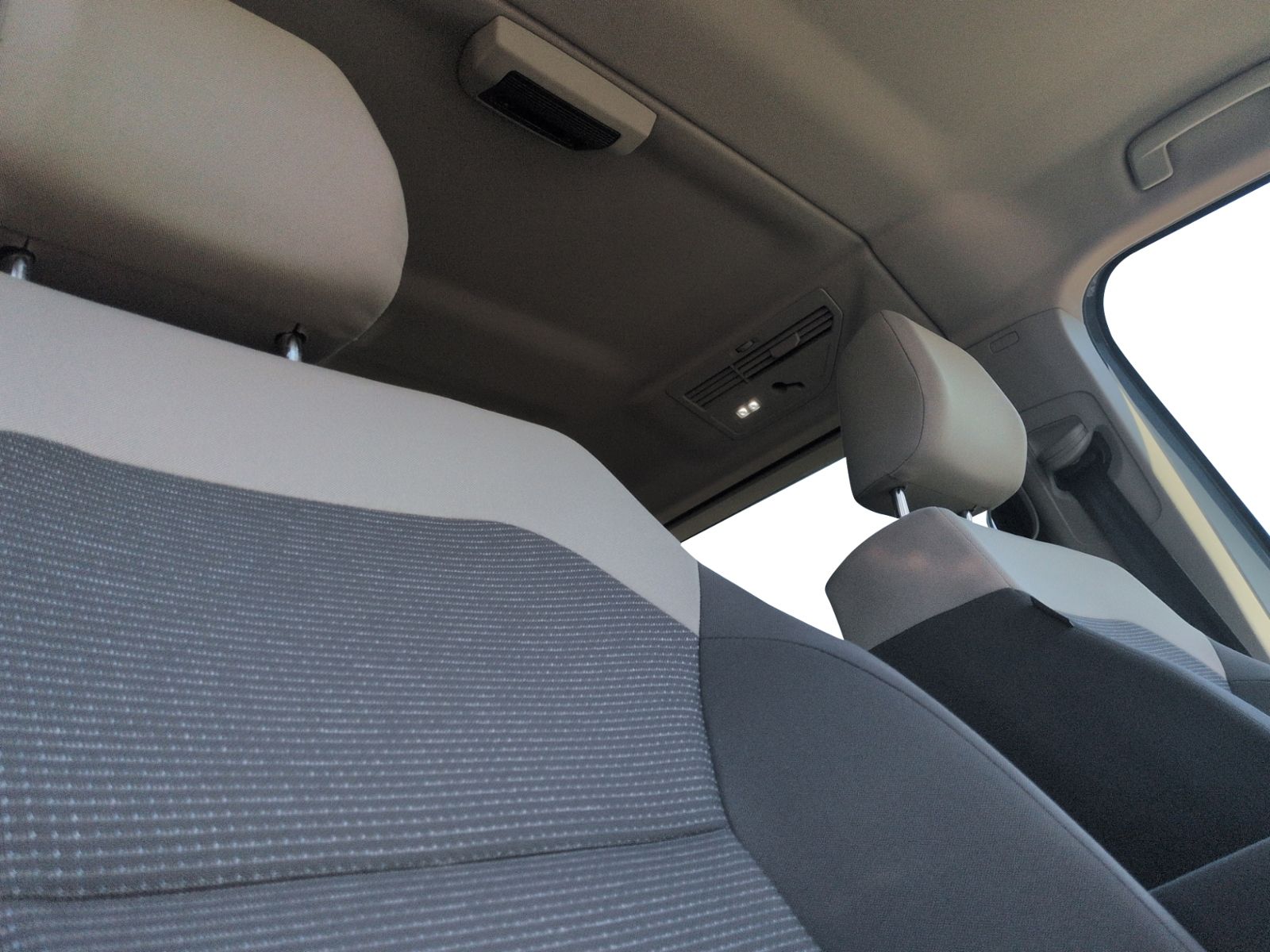T7 Multivan 2.0 TDI KÜ 7SITZE+KAMERA+NAVI+AHK
