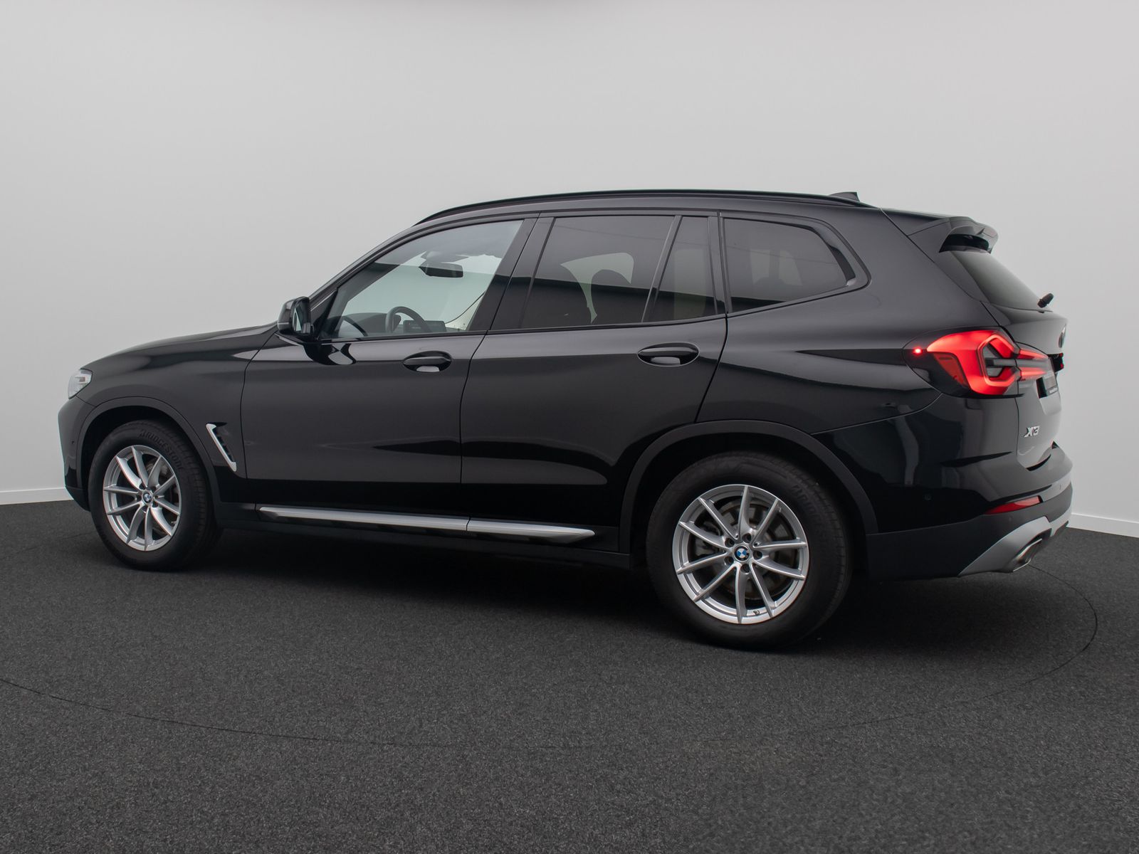Fahrzeugabbildung BMW X3 xD20d Komfort Kamera HUD DAB Sport HiFi AHK