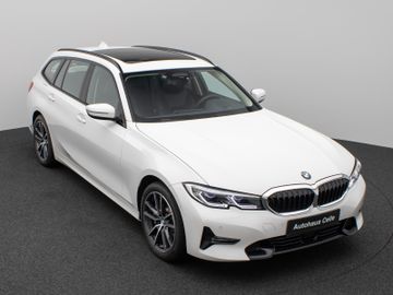 Fahrzeugabbildung BMW 330e xDr Tour Sport Line ACC HUD Pano HiFi Laser
