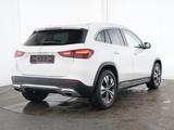 Mercedes-Benz GLA 180 *Progressive Advanced+*LED*Panorama*Kam* - Mercedes-Benz GLA 180: Schiebedach