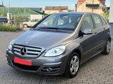 Mercedes-Benz B 170 Automatik+1.Hand+Rostfrei+Shz+Temp+2xPdc - Mercedes-Benz B 170 von privat