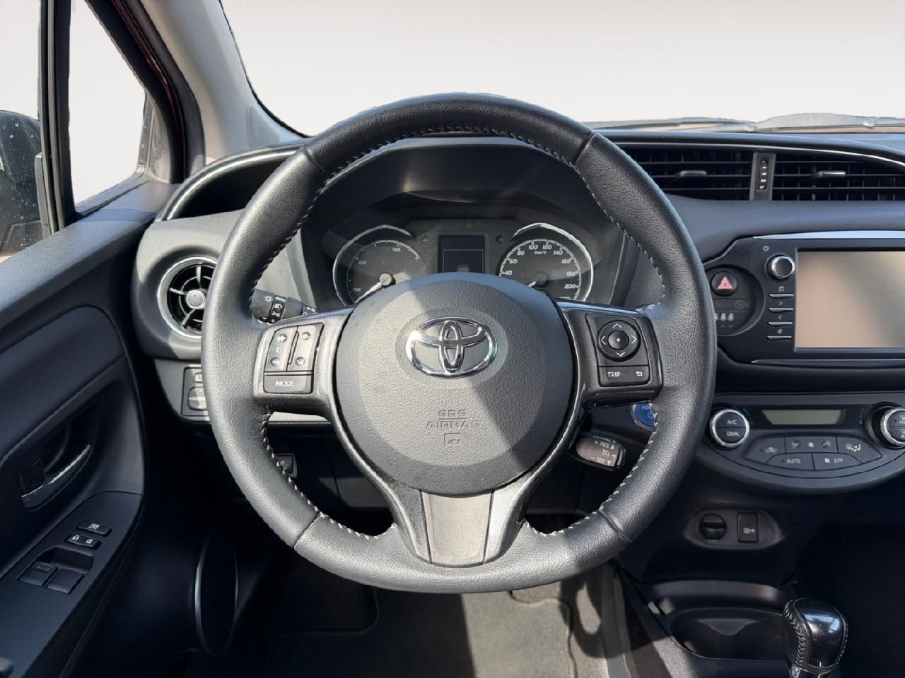Fahrzeugabbildung Toyota Yaris Hybrid Y20 Club