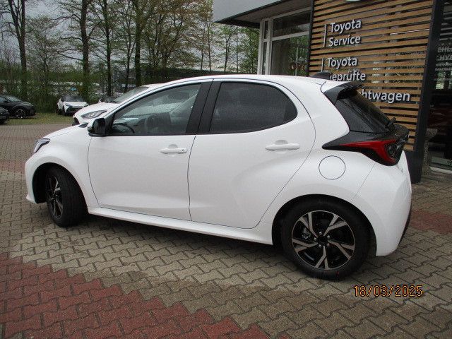 Fahrzeugabbildung Toyota Yaris Hybrid Teamplayer mit Comfort-Paket