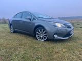 Toyota Avensis Executive 1.8 Automatik Leder Xenon SHZ  - Toyota Avensis: Automatik
