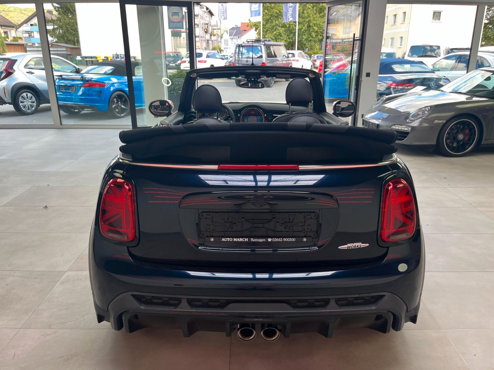 Fahrzeugabbildung MINI John Cooper Works Cabrio Trim*Virtual Cockpit*
