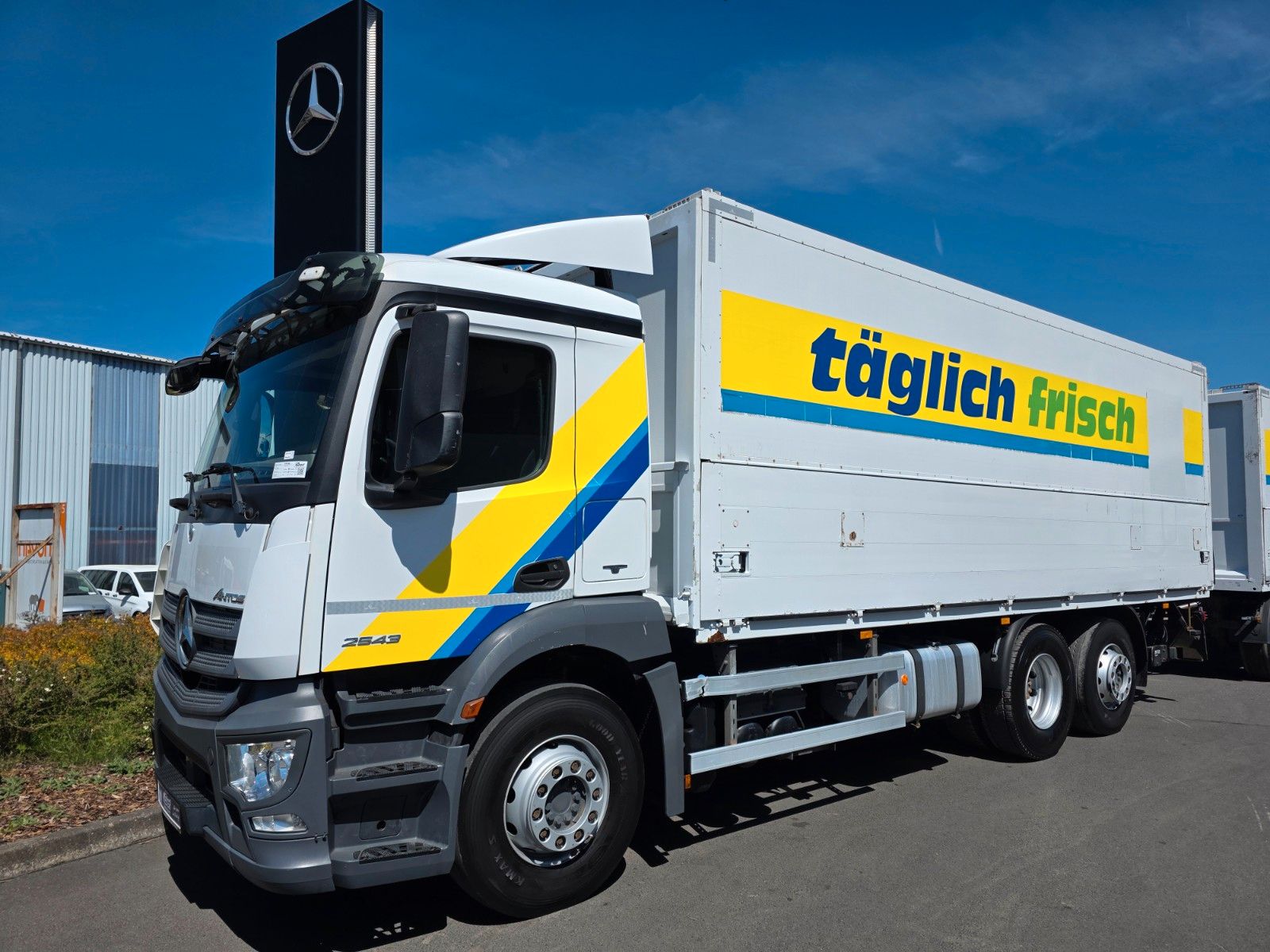 Fahrzeugabbildung Mercedes-Benz Antos 2543 L Schwenkwand LBW BÄR 2.500kg AHK