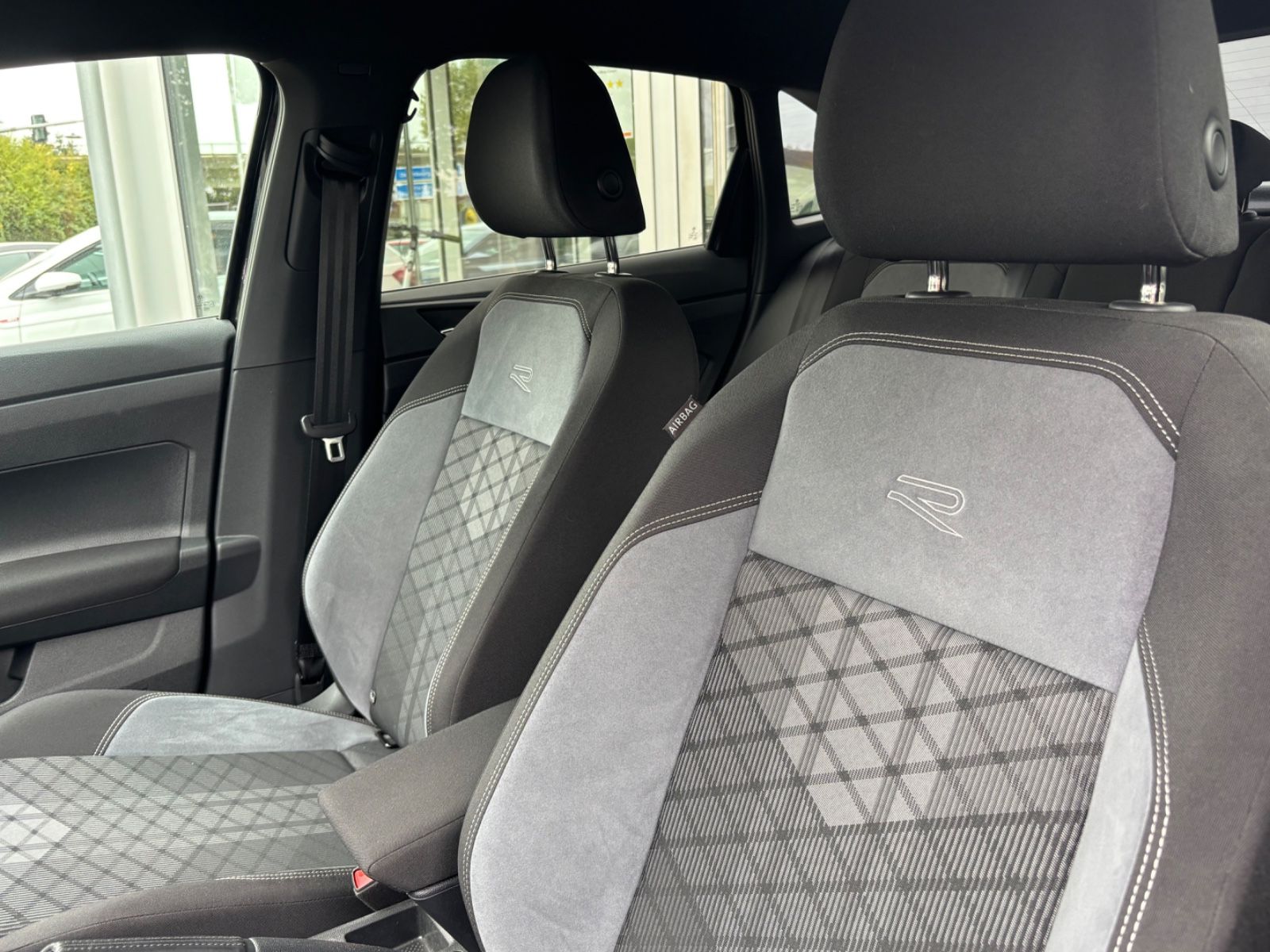 Fahrzeugabbildung Volkswagen Taigo R-Line Kam ACC