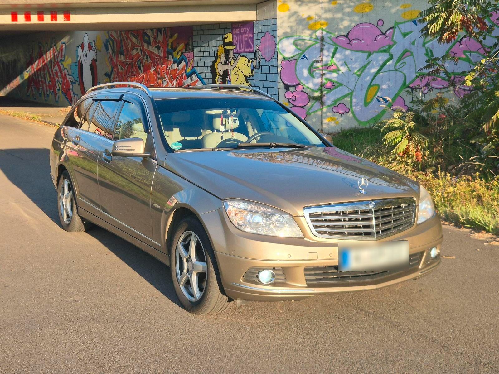 Mercedes-Benz C220 2008 — interior