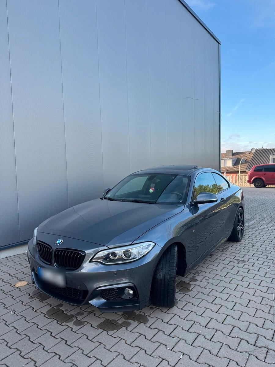 BMW 225