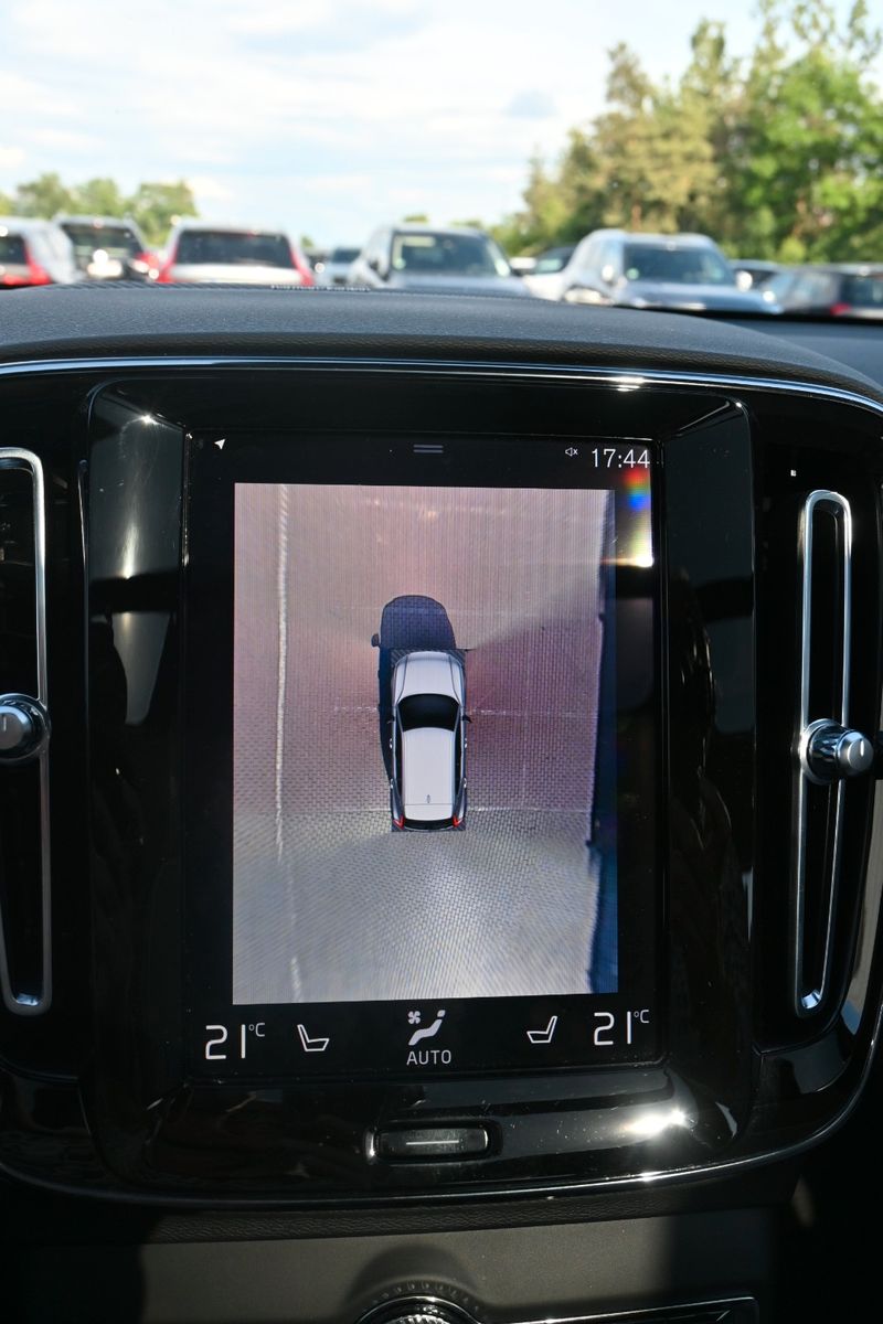 Fahrzeugabbildung Volvo XC40 Ultimate Dark T5 PHEV Ultimate*360°*PANO*