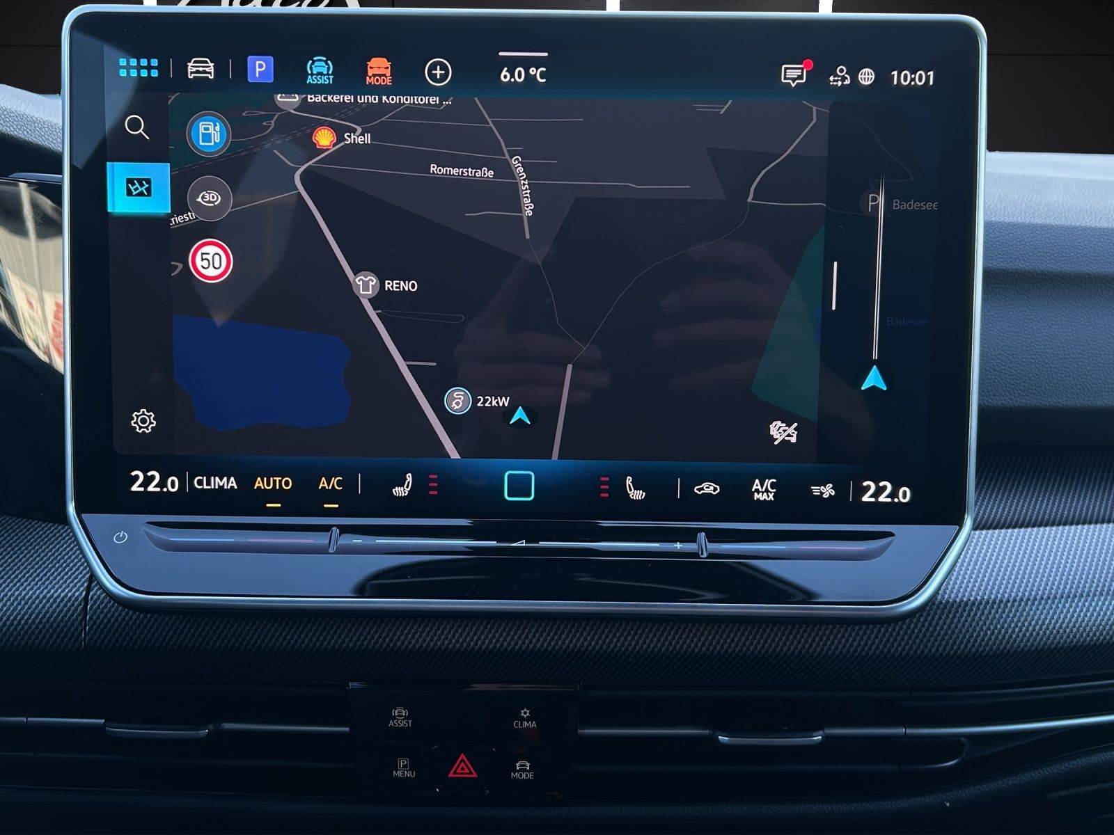 Fahrzeugabbildung Volkswagen Golf VIII Variant R-Line eTSI DSG LED+ ACC AHK S