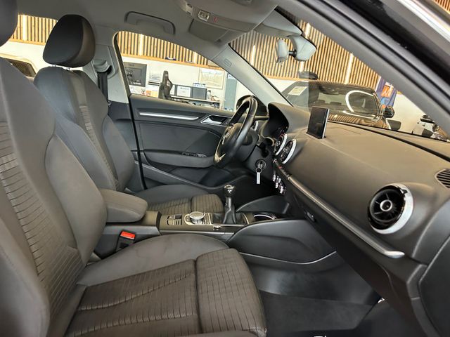 MYAUTOCENTER – Gebraucht- und Jahreswagen mit Werkstattservice in Pfaffenhofen Audi A3 Sportback ambition *Spurhalte*Totwinkel*Xenon