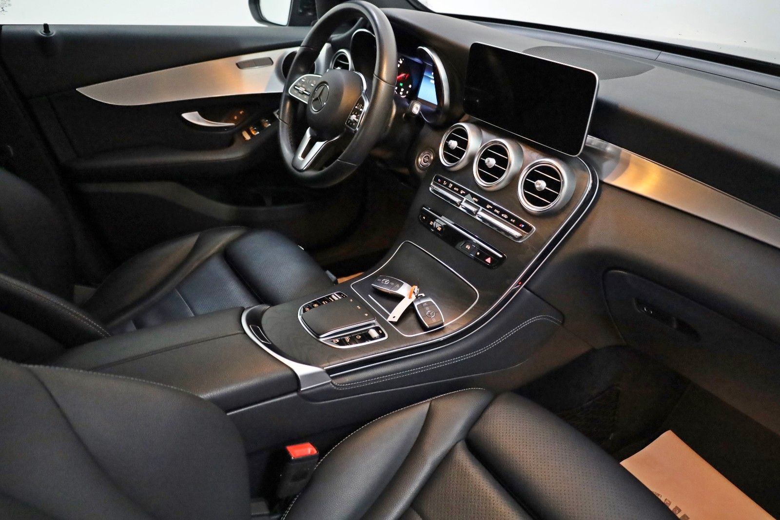 Fahrzeugabbildung Mercedes-Benz GLC 200 d Coupè,Leder,Navi,ACC,Kamera,SH,AHK el.