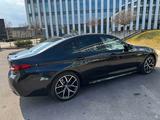 BMW 545e xDrive -M sport - blaue BMW 545