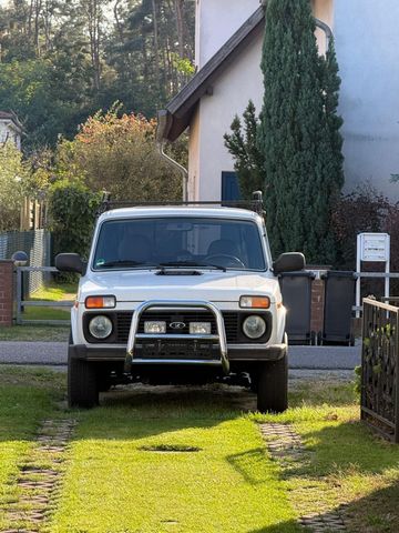 Lada Niva 4x4 (Benzin / Gas)