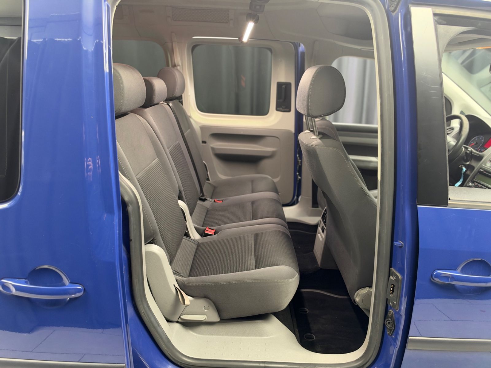 Fahrzeugabbildung Volkswagen Caddy Maxi Life Team 4Motion |AHK|PDC|7-SITZER