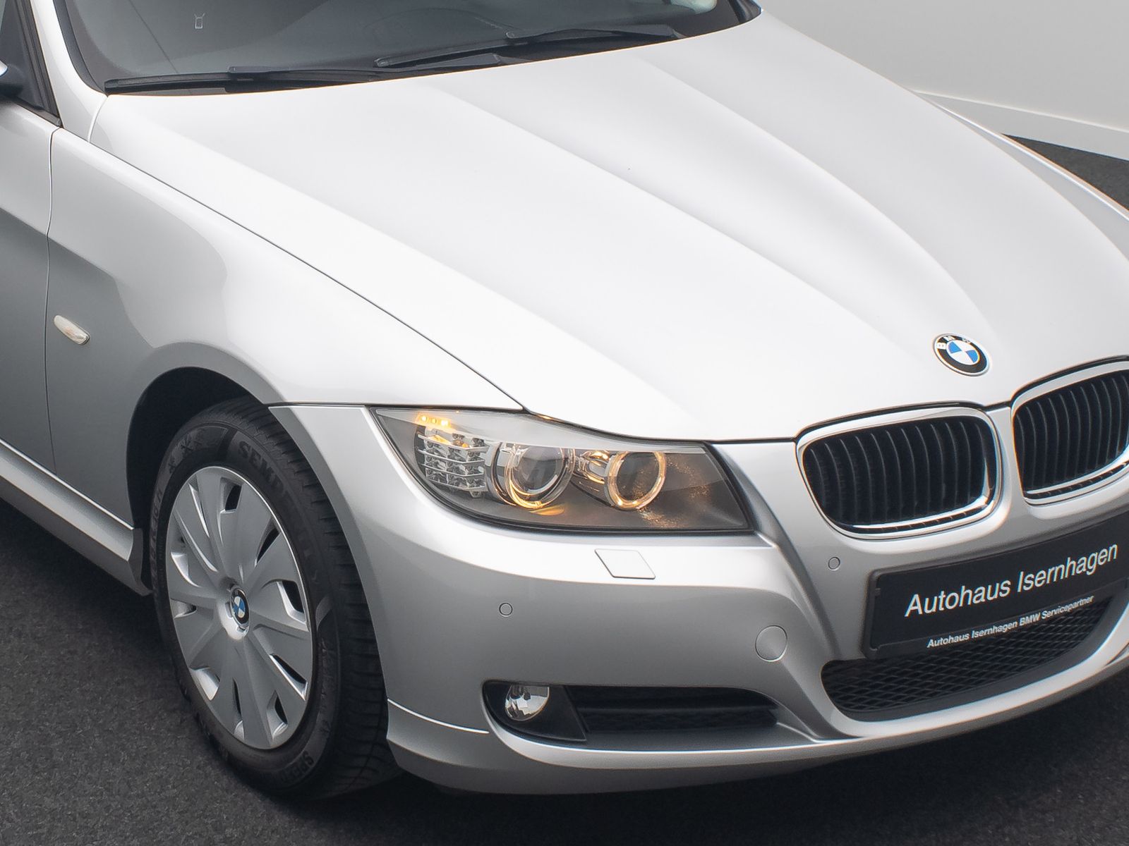 Fahrzeugabbildung BMW 320d Tempomat Xenon PDC NaviBusiness Standhzng