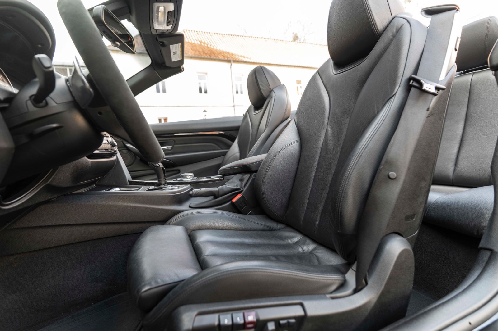Fahrzeugabbildung BMW 435I Cabrio M-PERFORMANCE H&K KAM NAV ALC CARBON