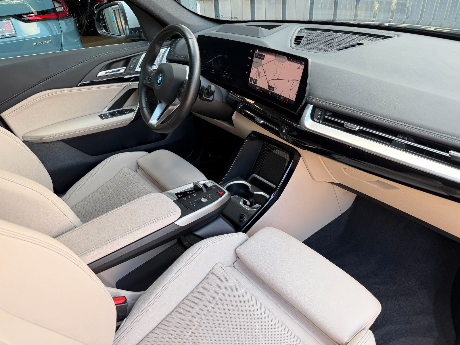 BMW X1 xDRIVE 30e INNOVATION ACC LED HUD H&K AHK foto 5