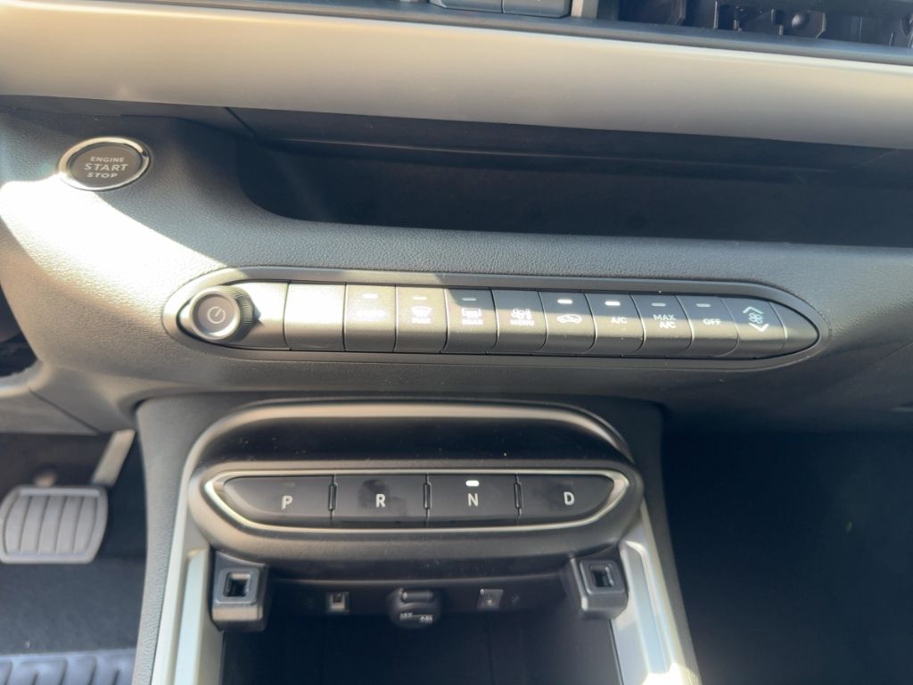Fahrzeugabbildung Jeep Avenger e-Hybrid ALLWETTER NAVI ELEKTR HECKKL SH