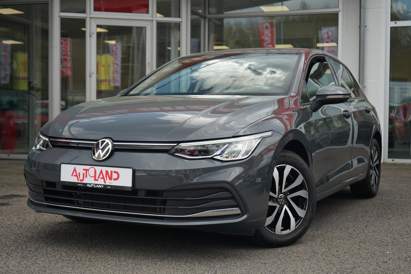 Volkswagen Golf VIII 1.5 TSI Life LED Navi Sitzheizung DAB