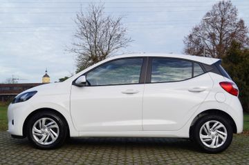 Hyundai i10 1.0 AUT.-NAVI-KLIMA-KAMERA-PDC-TEMPOMAT-