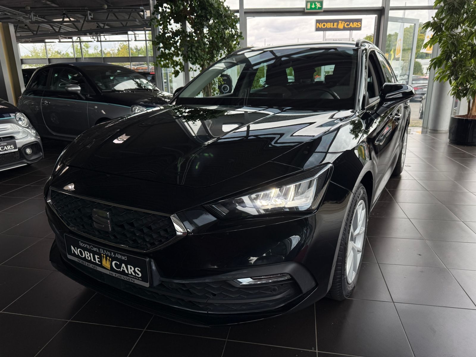 Fahrzeugabbildung SEAT Leon Sportstourer Style LED NAVI ALU