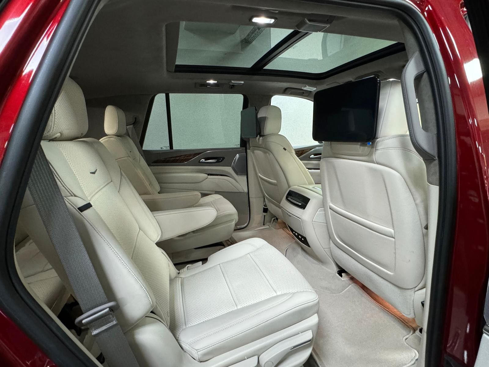 Fahrzeugabbildung Cadillac ESCALADE SPORT-PLATINUM 6.2 V8 -NIGHT VISiON 3 J