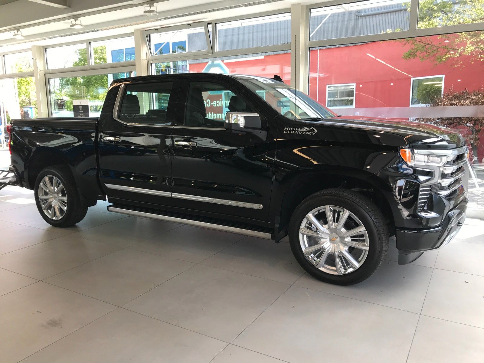 Fahrzeugabbildung Chevrolet Silverado 6.2 V8 High Country