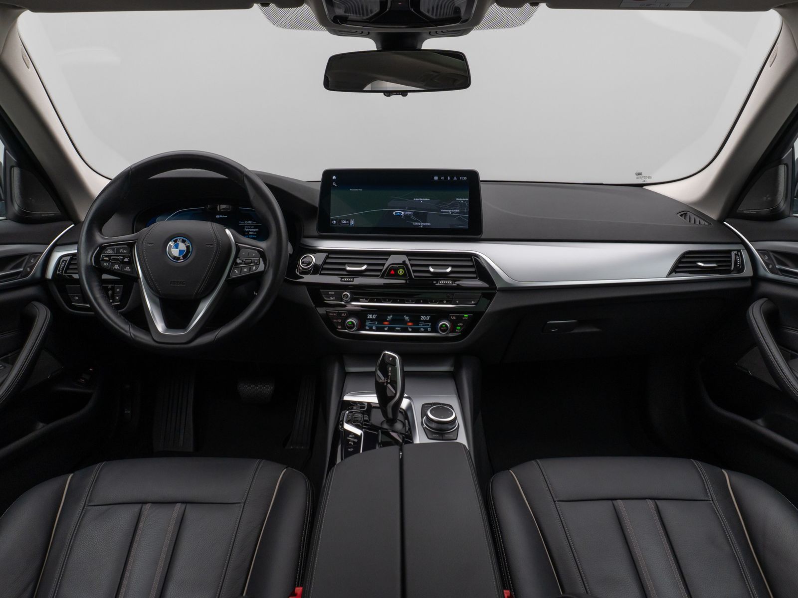 Fahrzeugabbildung BMW 530e Panorama 360°DAB H/K ACC AHK Alarm Leder