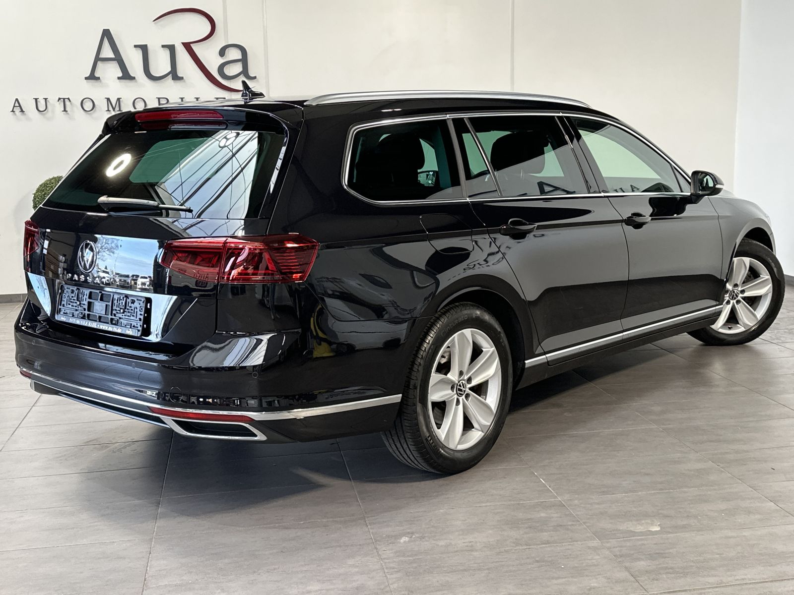 Fahrzeugabbildung Volkswagen Passat Variant 2.0 TDI DSG Elegance NAV+LED+ACC
