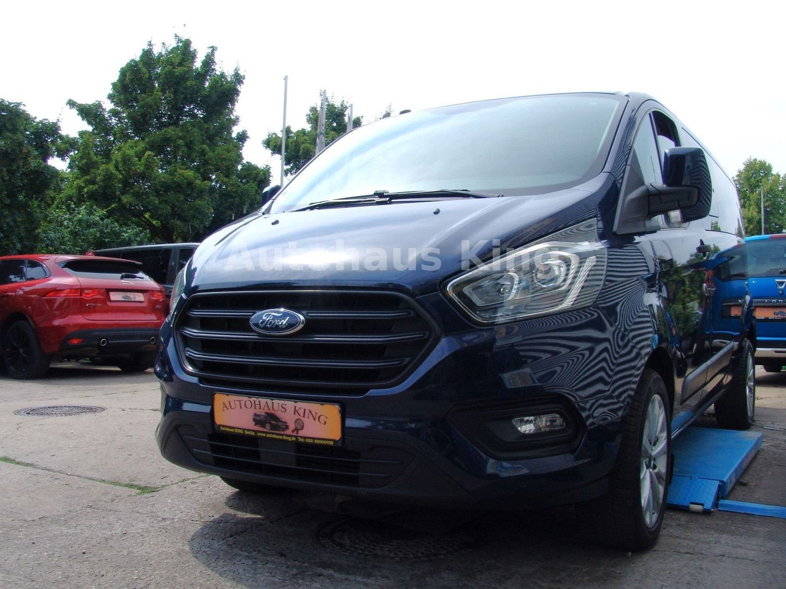 Ford Tourneo Custom - 1