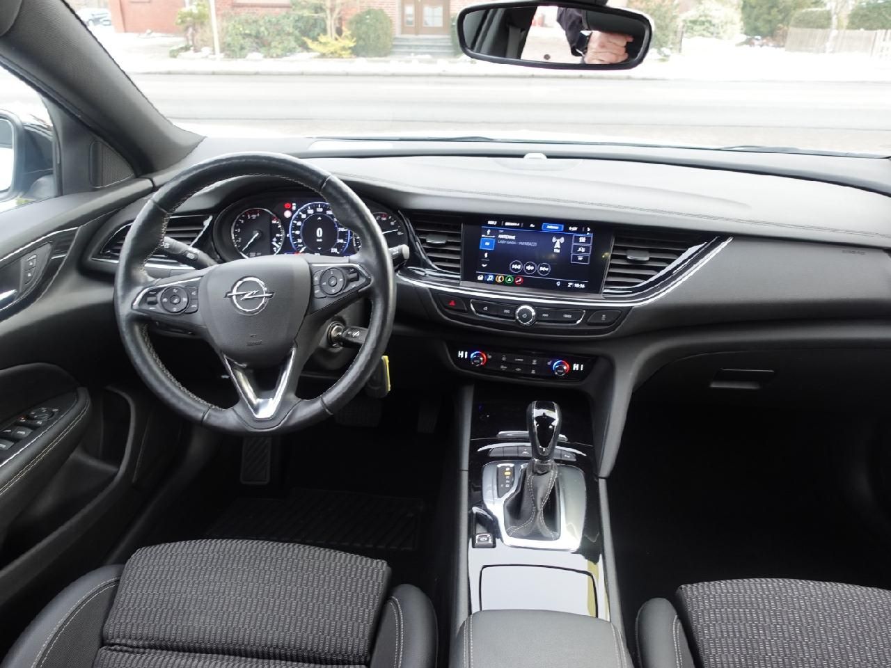 Fahrzeugabbildung Opel Insignia Sports Tourer 2,0 Business