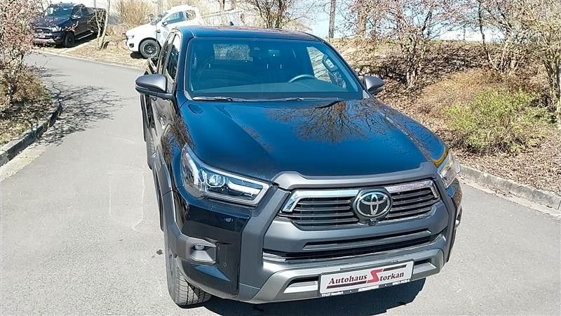 Toyota Hilux  2,8 Extra Cab Invincible  4x4