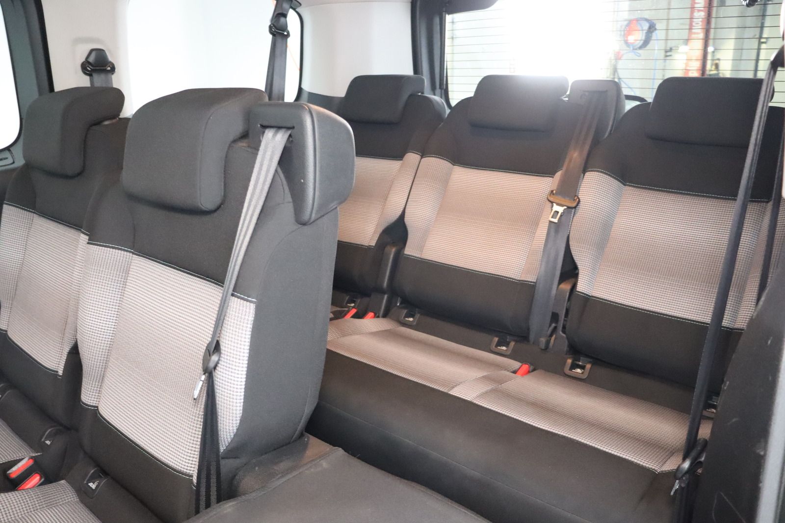 Fahrzeugabbildung Citroën Spacetourer Feel M * HUD * LED * RFK * AHK