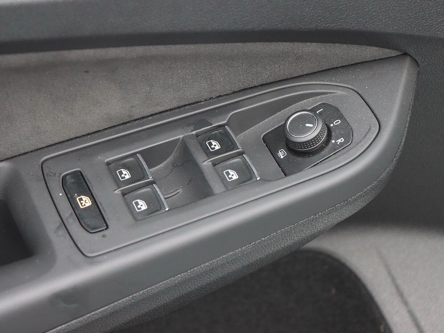Volkswagen Golf GTI VIII 2.0 TSI OPF DSG AHK/LED PLUS/SITZH, миниатюра 15