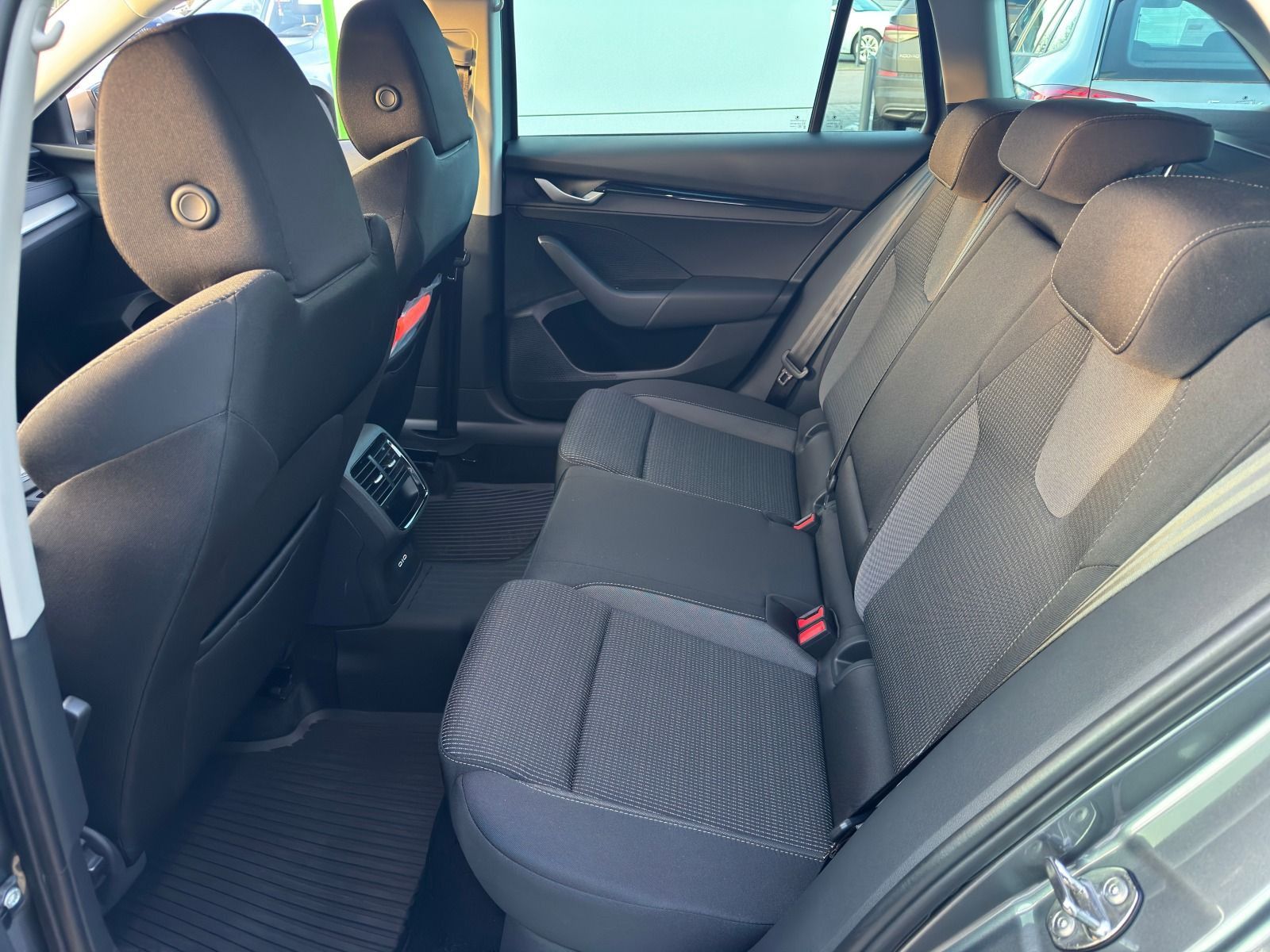 Fahrzeugabbildung SKODA Octavia Combi1.5 TSI DSG*RFK*AHK*Allwetter