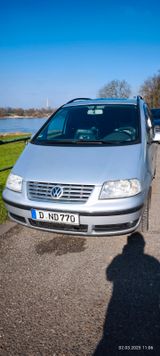 Volkswagen Sharan 1.8T  Highline - Volkswagen Sharan mit Benzin-Antrieb: Kleinbus, Automatik, 1.8