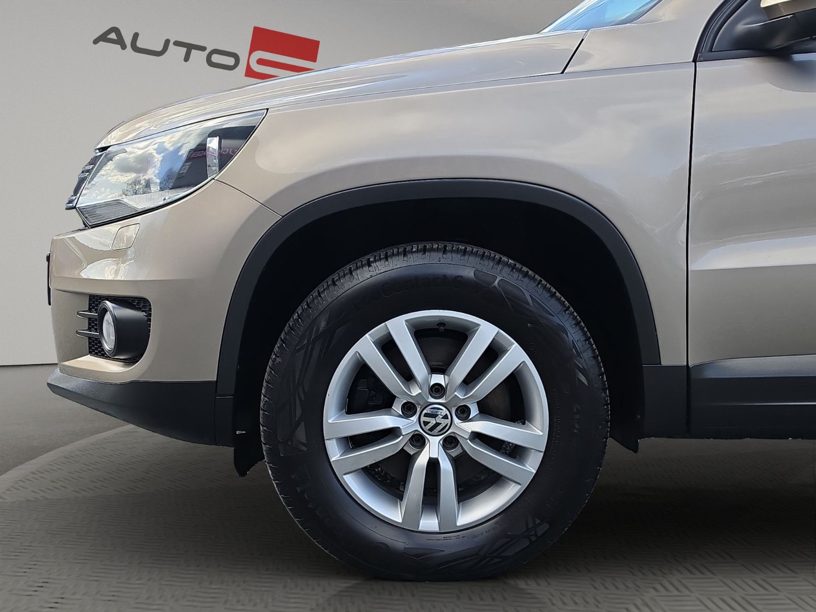 Fahrzeugabbildung Volkswagen Tiguan AHK TEMPOMAT PDC SHZ TÜV SERVICE NEU