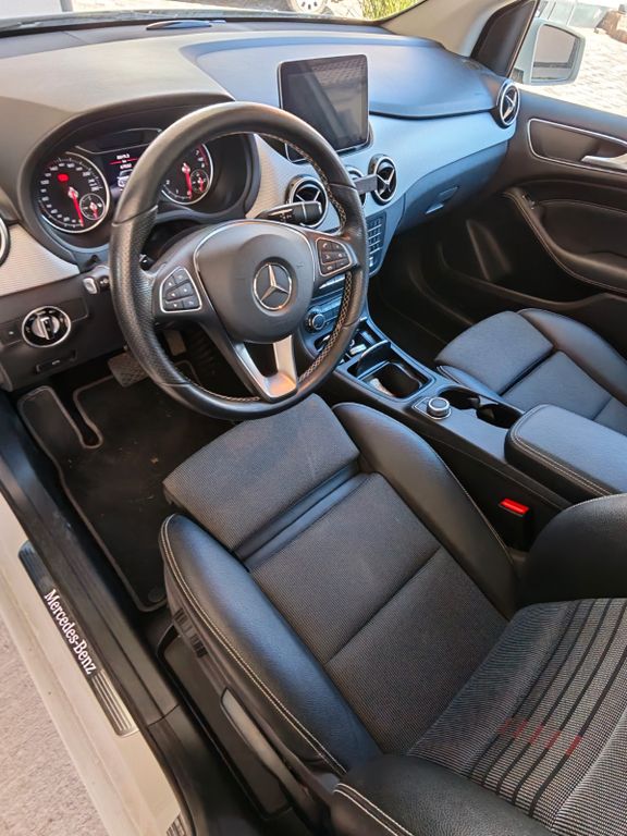 Image of Mercedes-Benz B 200