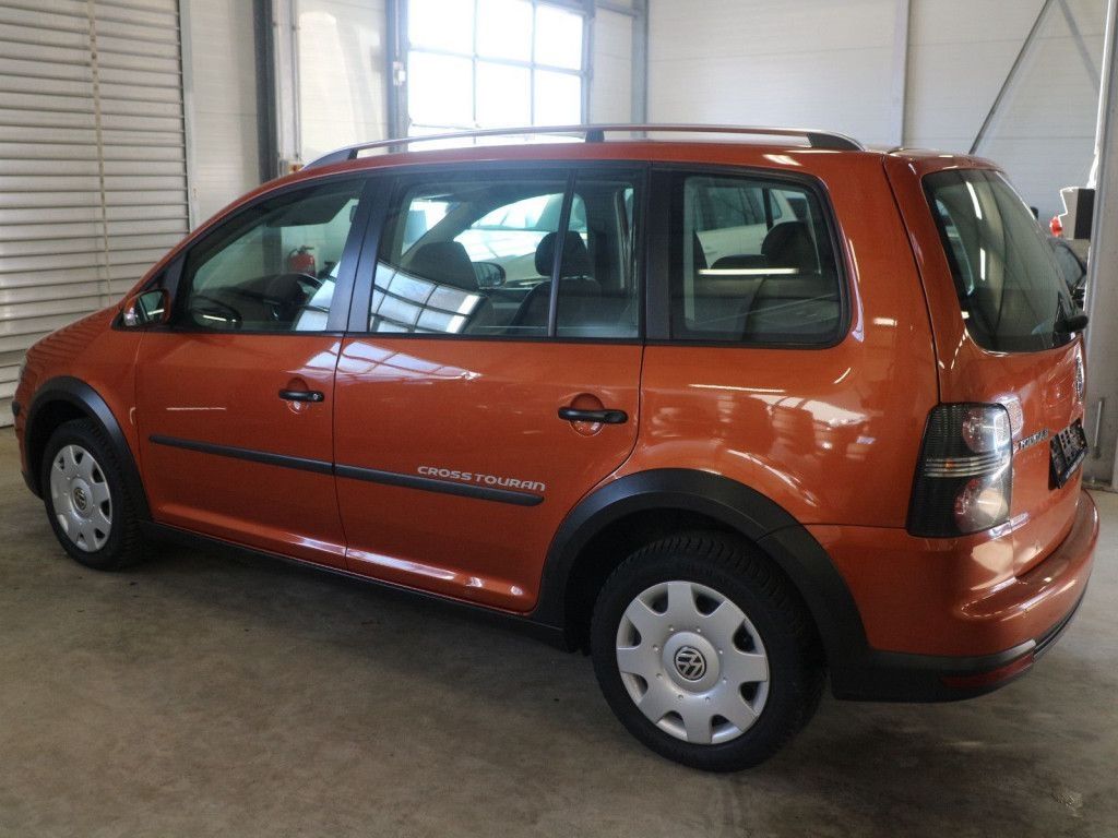 Fahrzeugabbildung Volkswagen Touran Cross 1.9 TDI Klimaautom Xenon PDC SHZ