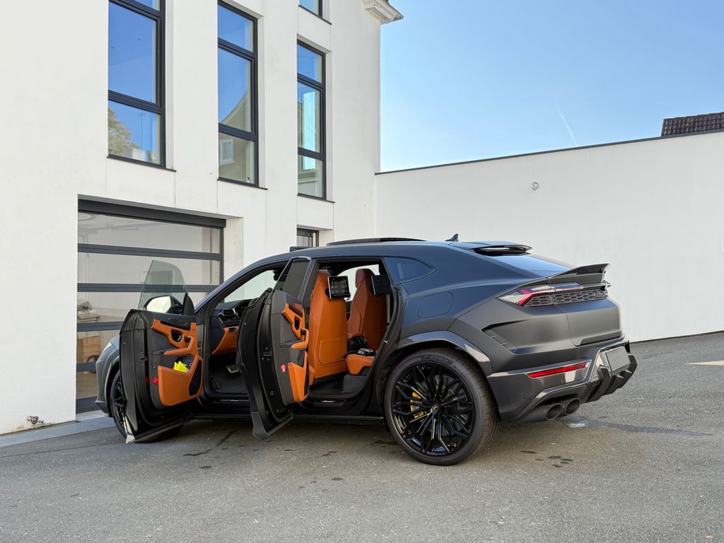LAMBORGHINI Urus 2026