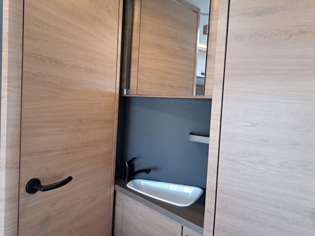 Knaus L!VE WAVE PLATINUM SELECTION 650 MF Live