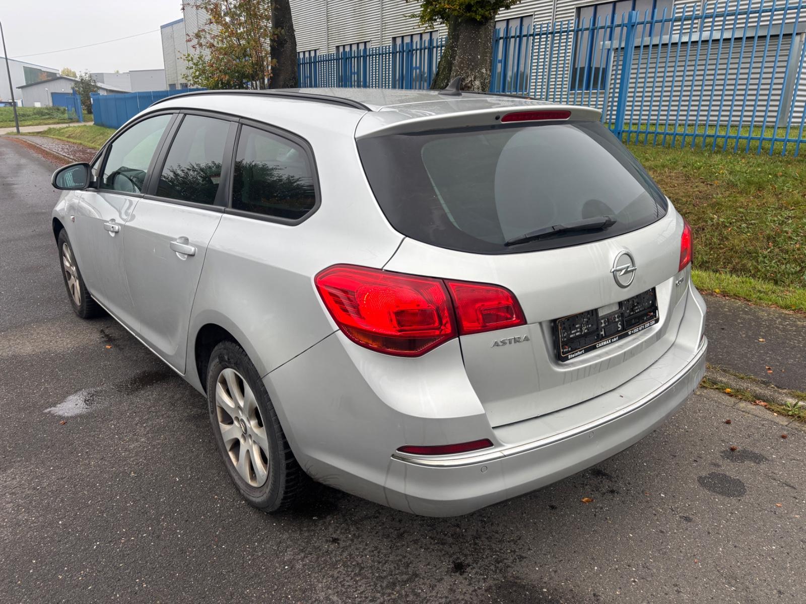 Opel Astra 2015 — фото 5