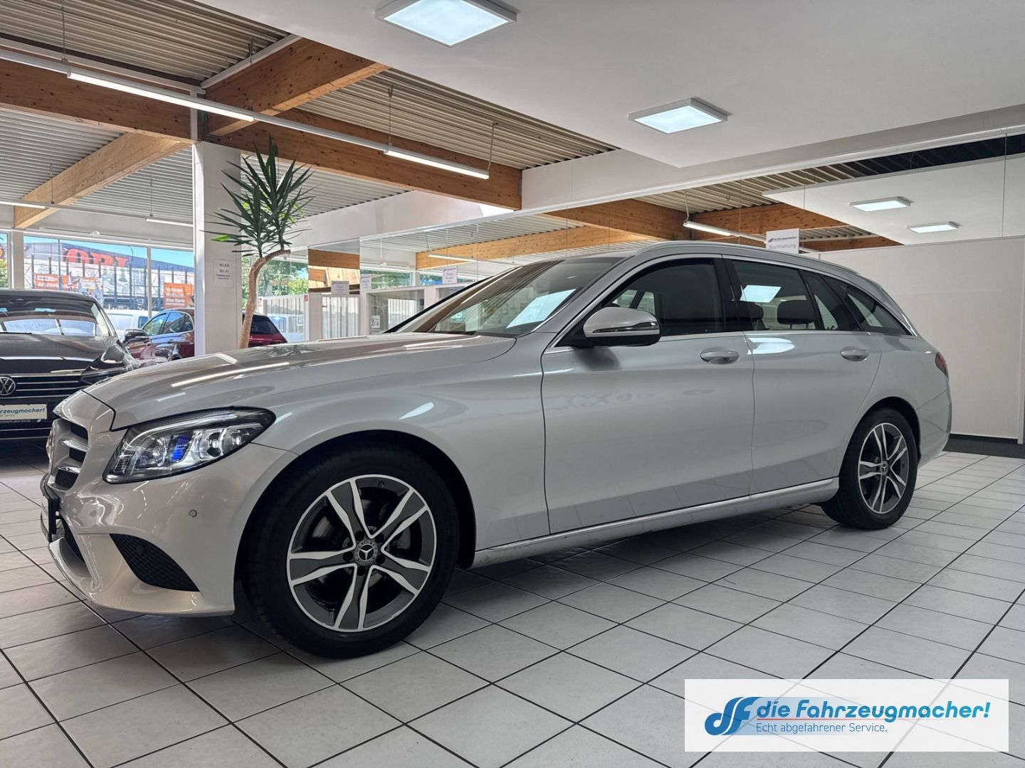 Fahrzeugabbildung Mercedes-Benz C 180 T AVANTGARDE LED Kurven Ambiente El. Heck